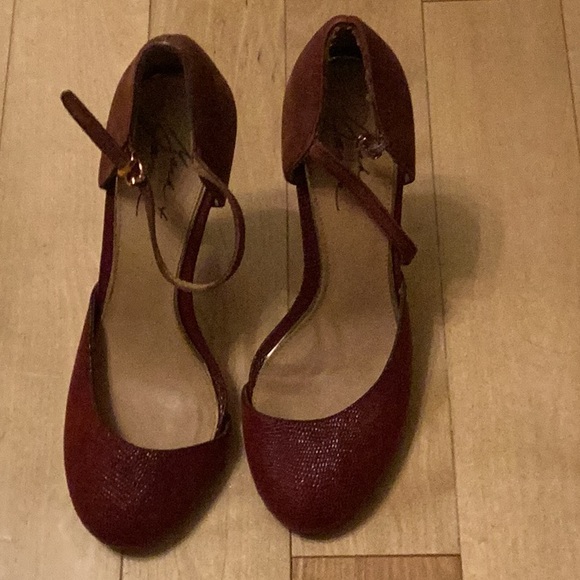 Badgley Mischka heels - Picture 2 of 3